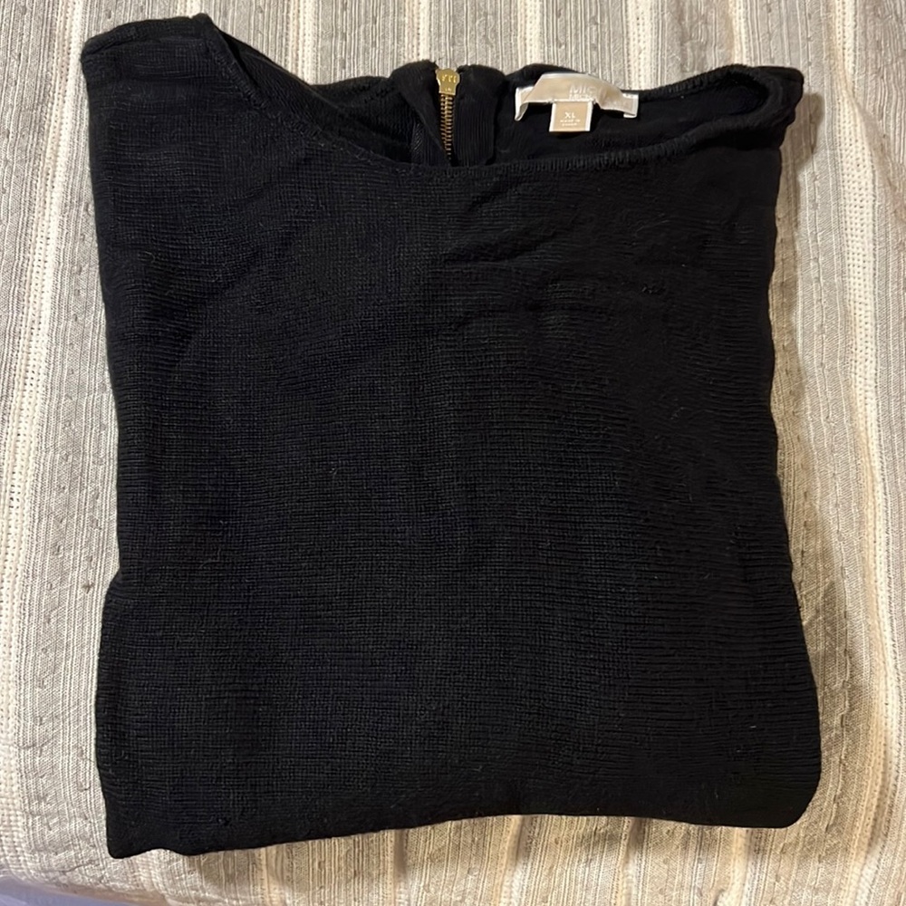 Michael Kors tunic length sweater w/ gold back zipper- xl